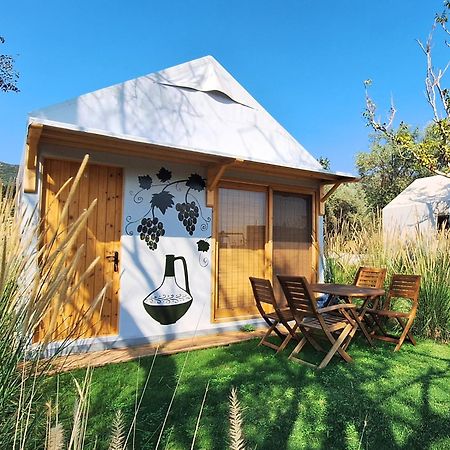 Spasmeni Vrisi Nirikos Camping מראה חיצוני תמונה