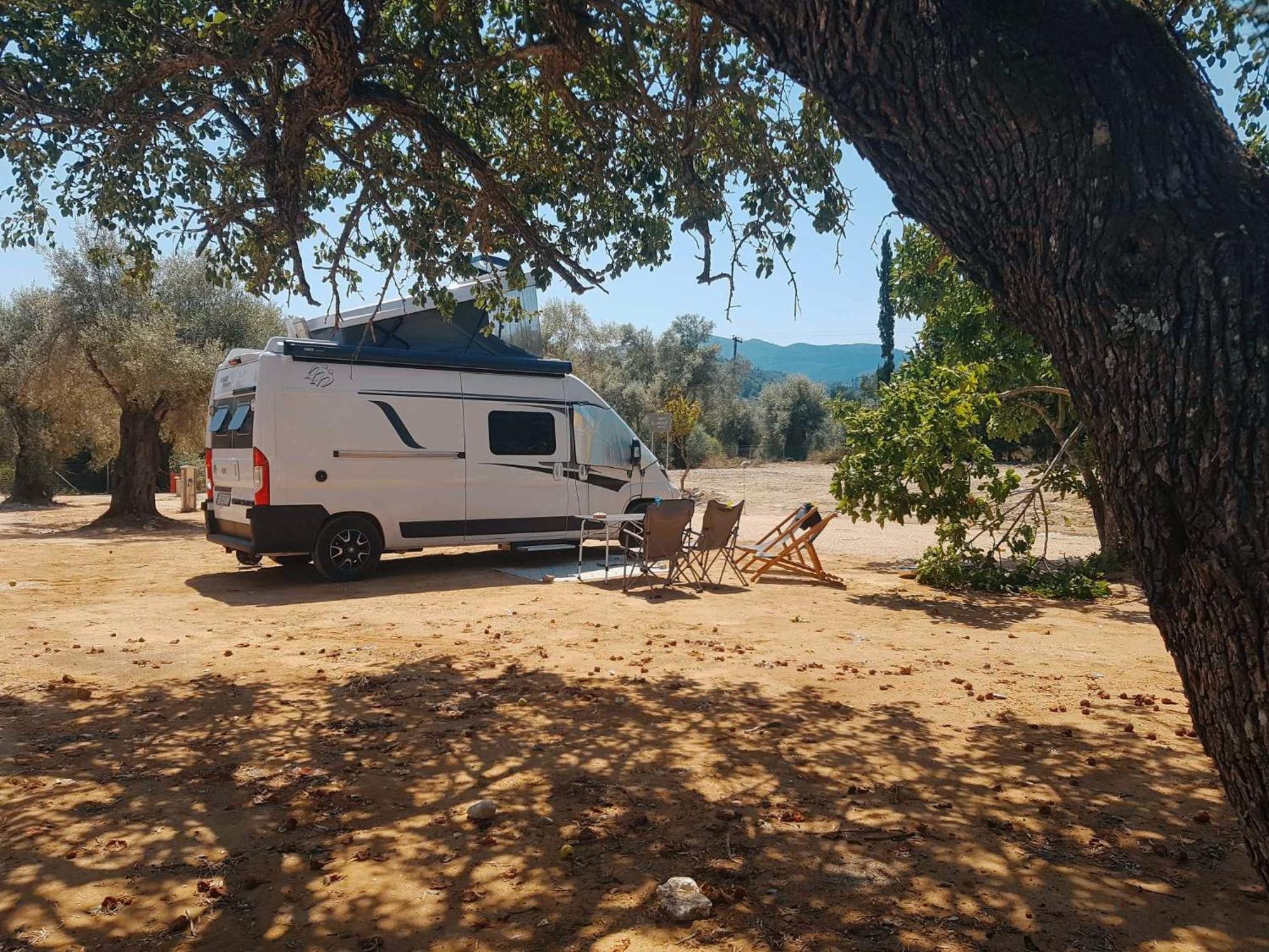 Spasmeni Vrisi Nirikos Camping מראה חיצוני תמונה