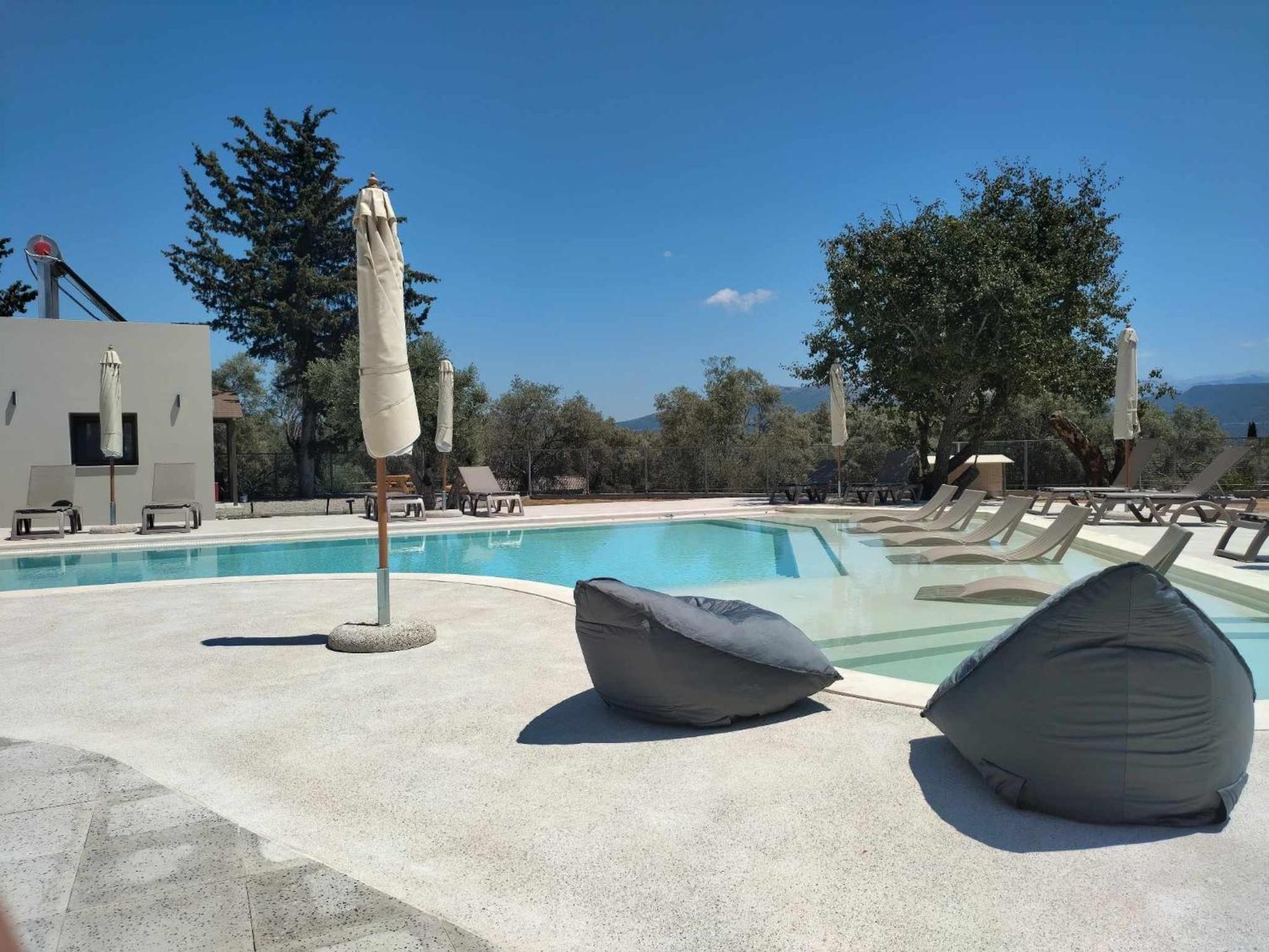 Spasmeni Vrisi Nirikos Camping מראה חיצוני תמונה