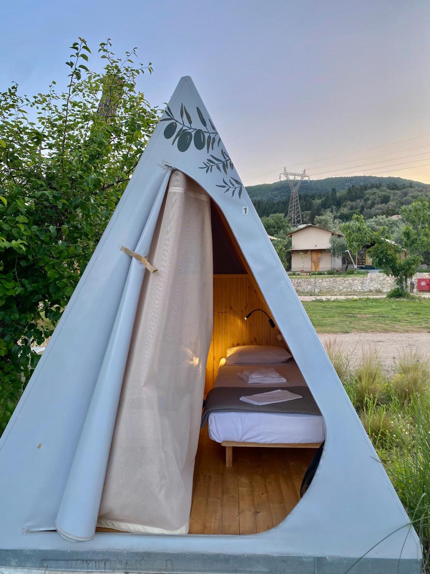 Spasmeni Vrisi Nirikos Camping מראה חיצוני תמונה