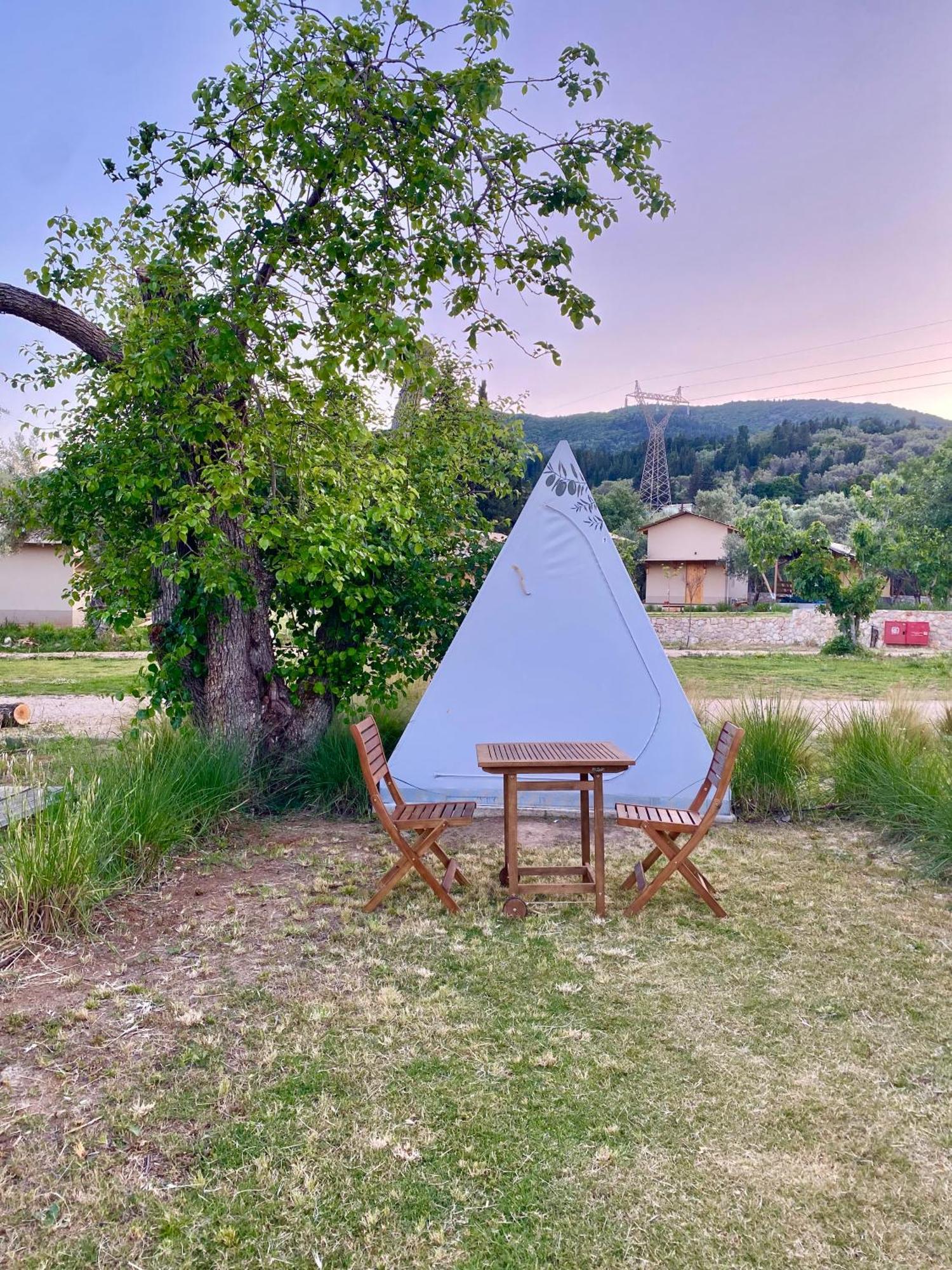 Spasmeni Vrisi Nirikos Camping מראה חיצוני תמונה