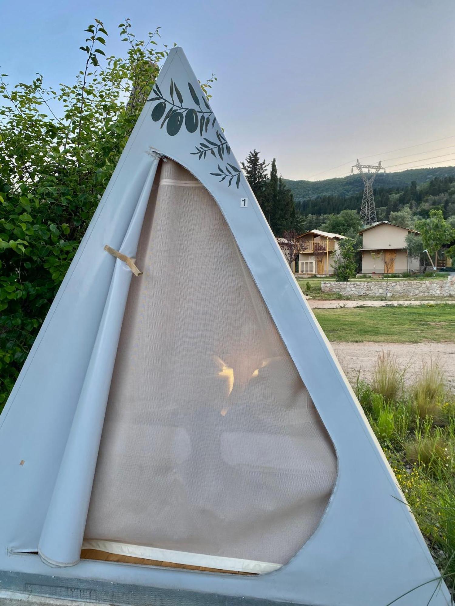 Spasmeni Vrisi Nirikos Camping מראה חיצוני תמונה